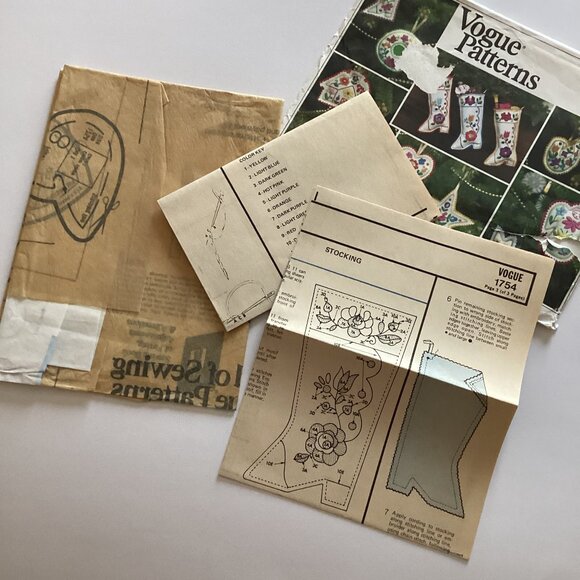 Vintage Vogue Pattern St Nick Knacks Ornament Stockings Embroidery Craft UNCUT - Picture 8 of 9